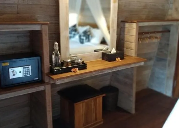 Honeybee Hut Hotel Nusa Lembongan